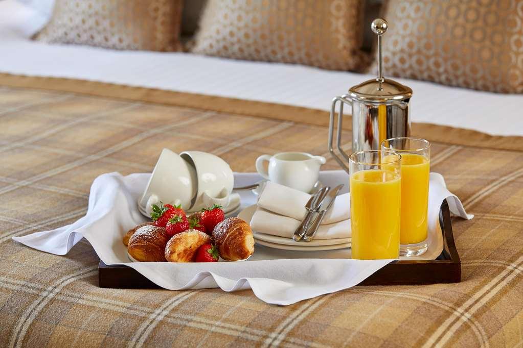 Macdonald Hill Valley Hotel, Spa & Golf Resort Вітчерч Номер фото